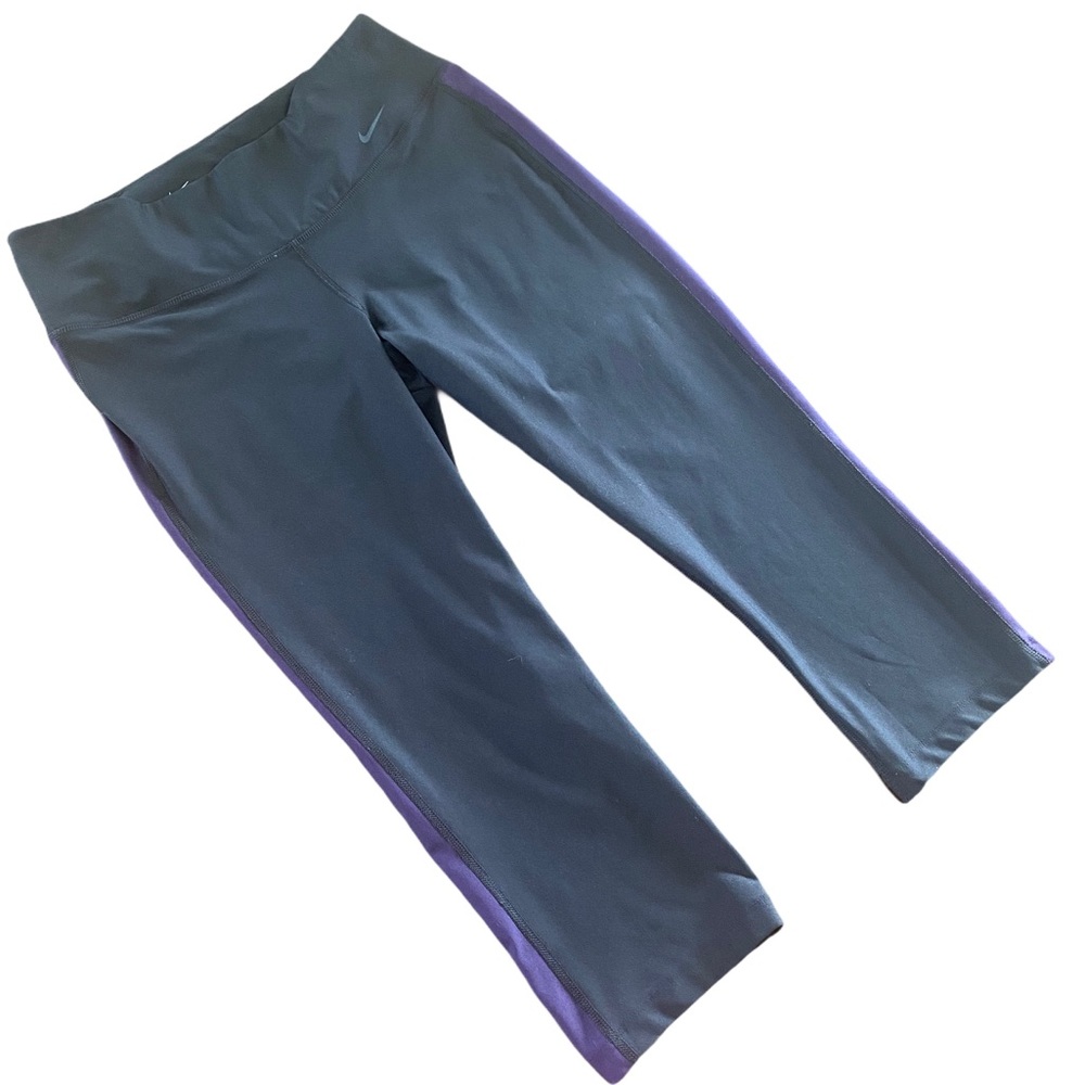 Nike Dri-Fit Cropped Yoga Pants Medium